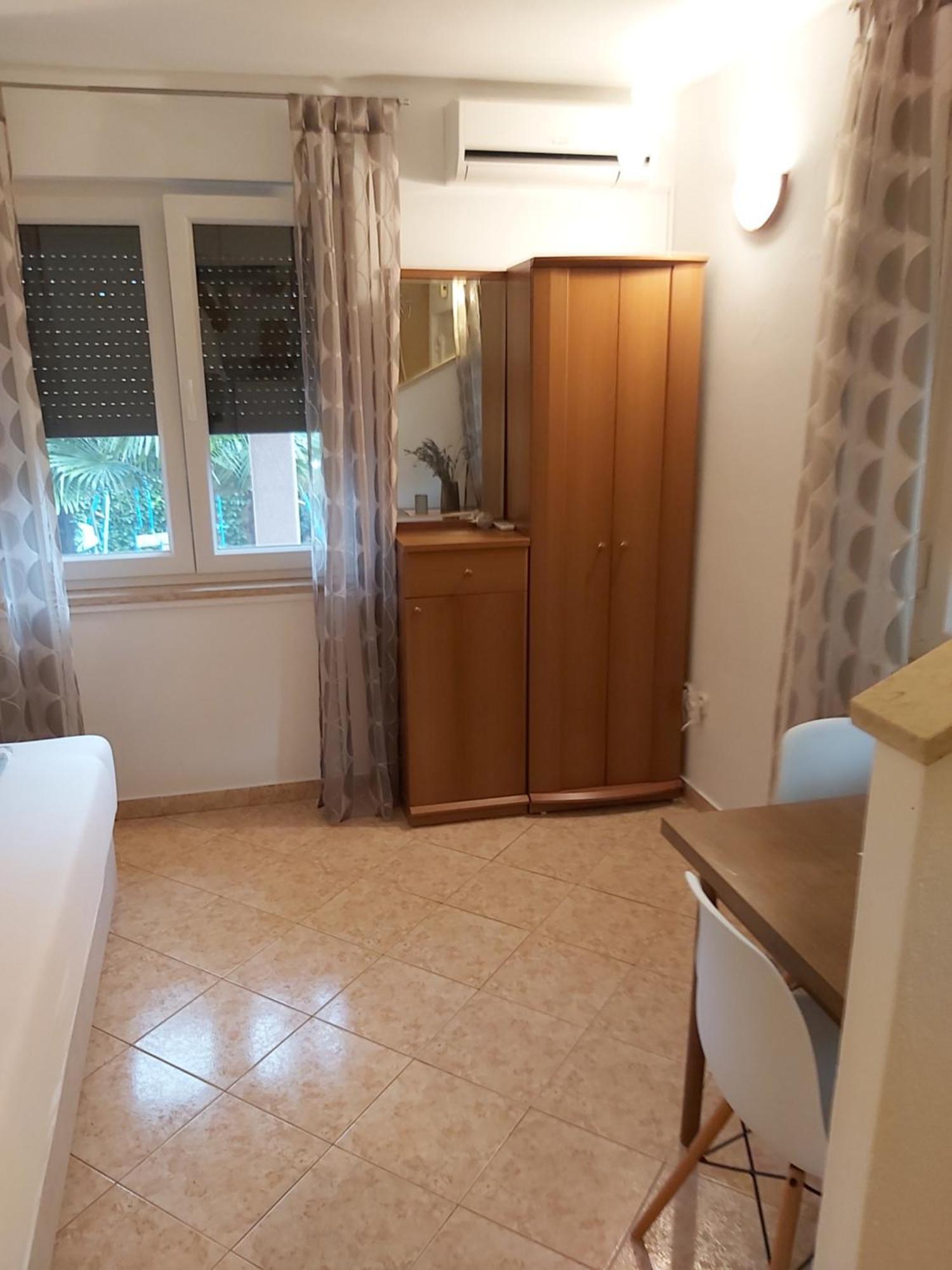 Ferienwohnung Mit 2 Schlafzimmer Oder Studio Apartment - Istrien-Fiorini Бъртонигла Екстериор снимка