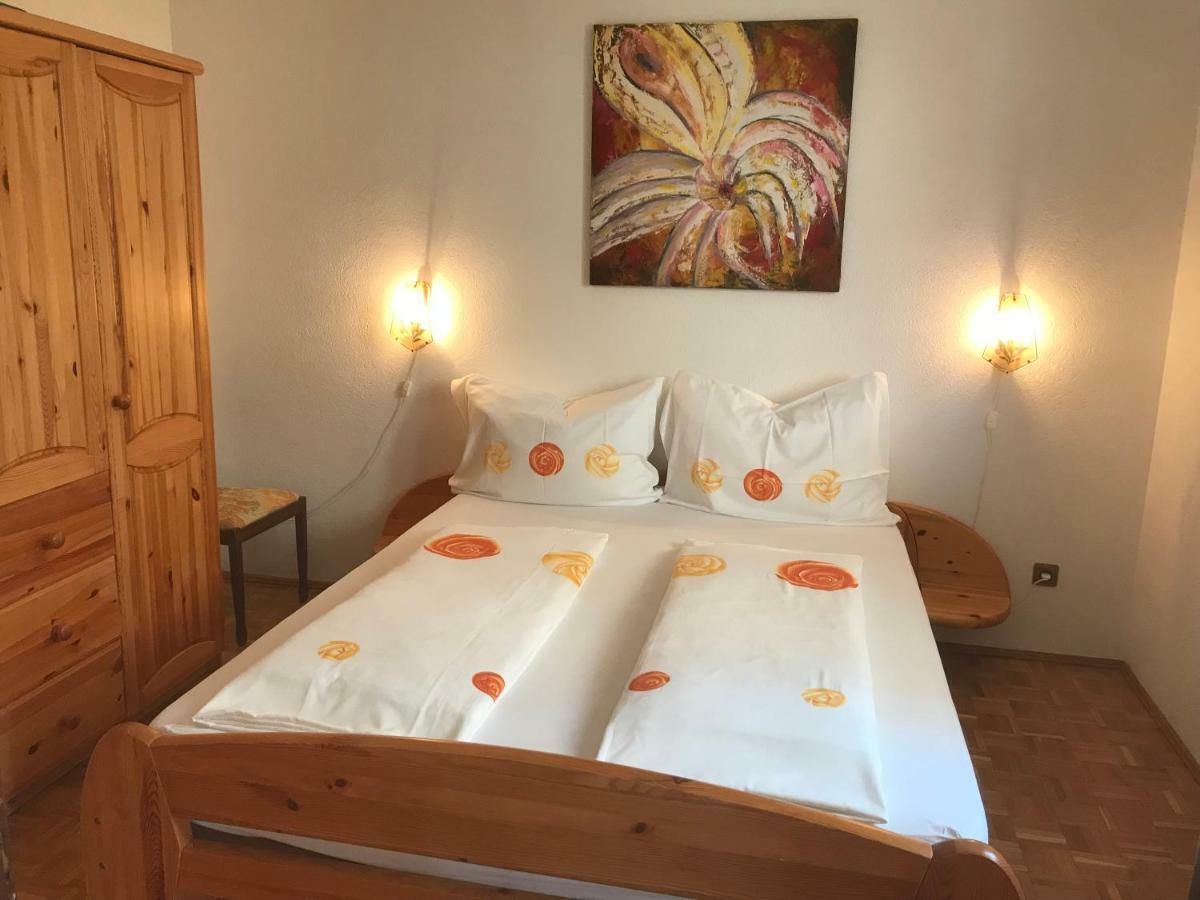 Ferienwohnung Mit 2 Schlafzimmer Oder Studio Apartment - Istrien-Fiorini Бъртонигла Екстериор снимка