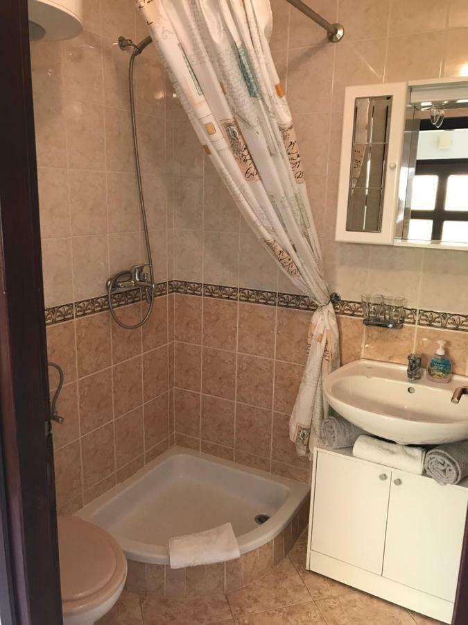 Ferienwohnung Mit 2 Schlafzimmer Oder Studio Apartment - Istrien-Fiorini Бъртонигла Екстериор снимка